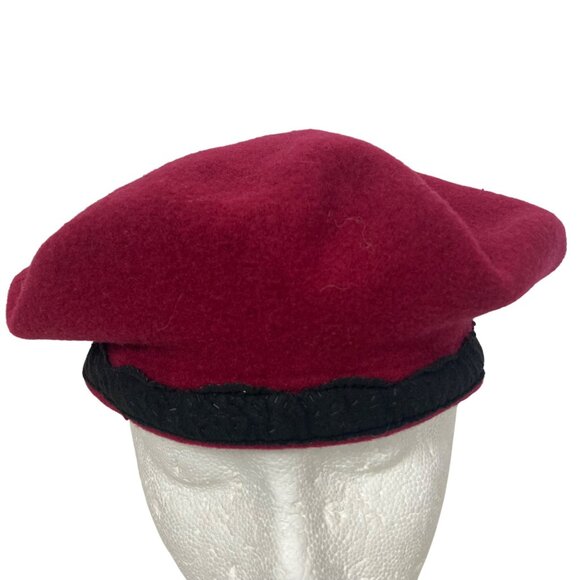 Vintage Doncaster Raspberry Red Wool Beret Womens Hat Classic Made In Canada - Picture 1 of 10